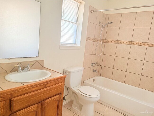 Building Photo - 12 Eagle Ave