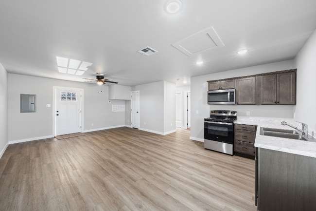 Building Photo - 113 Thomas St