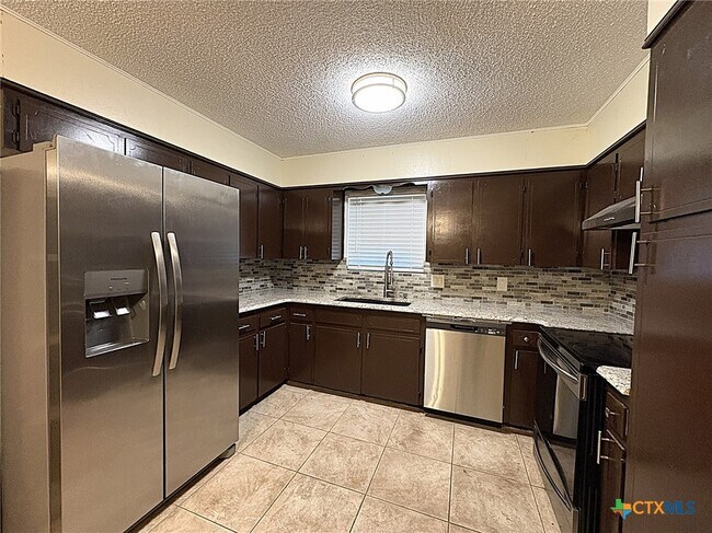 Building Photo - 613 Co Rd 4876