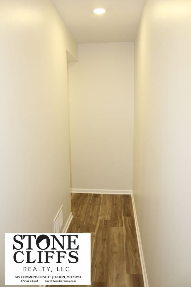 Building Photo - 904 Scott Station Rd