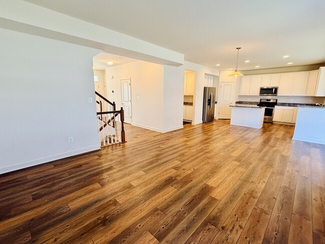 Building Photo - 43 Horse Trail Ln