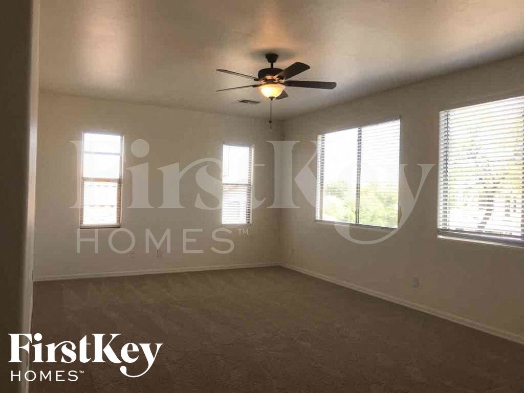 Building Photo - 14495 N 135th Ln