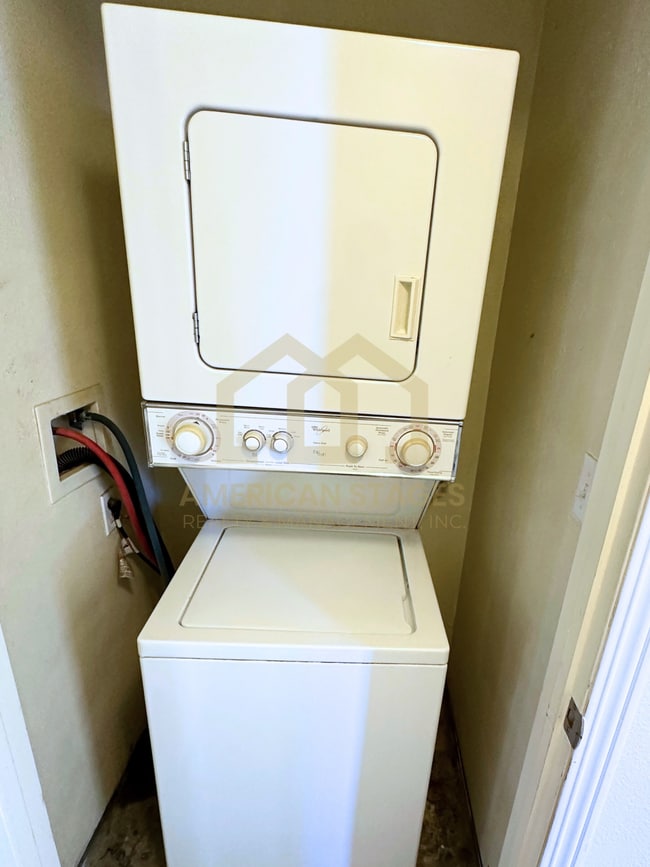 Building Photo - 310 E McCoy Ln