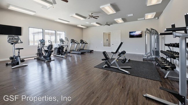 Building Photo - 1 br, 1 bath Apartment - 5490 N Salinas Ave.