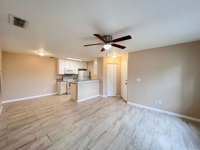 Building Photo - Lake Mary - Condo