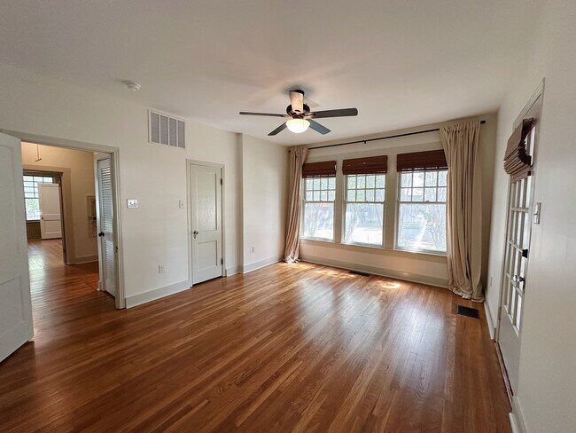 Building Photo - 2726 Sanger Ave
