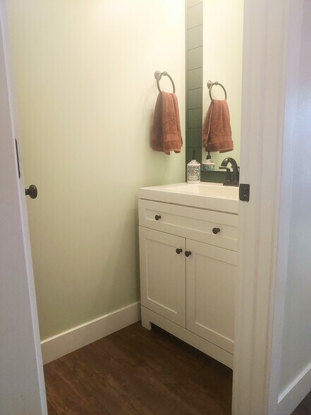 Half bathroom - 1824 N 400 W
