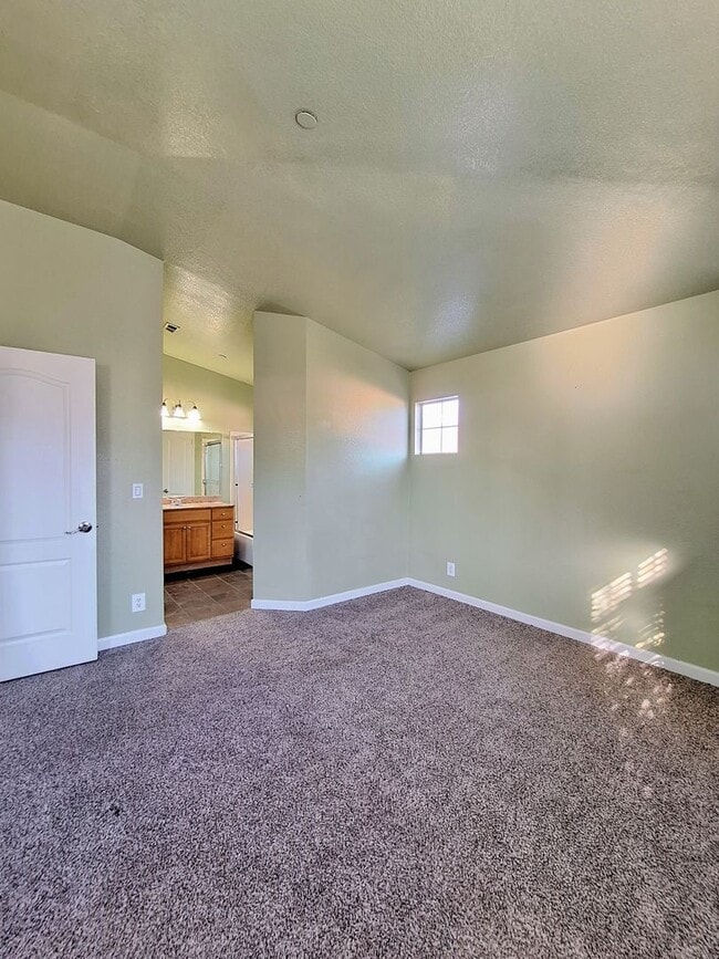 Building Photo - Beautiful 3bd Tri-level Home With Pool, Playground, & More!