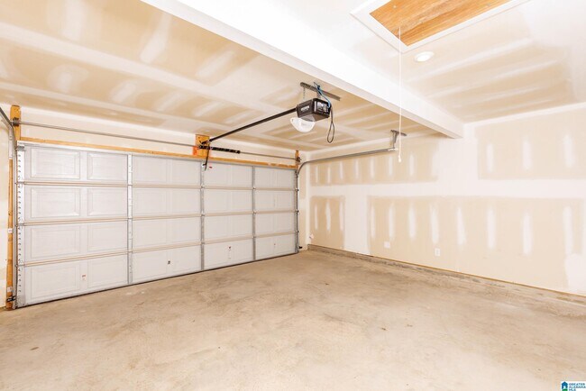 Building Photo - 60 Jonathan Dr