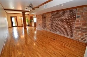 Building Photo - 215 W Norma St