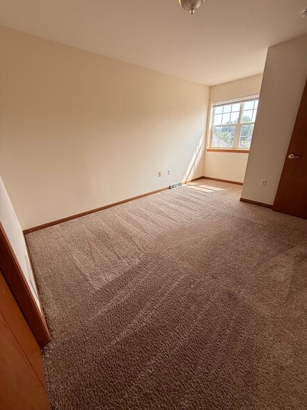Building Photo - 3006 Selkirk Dr