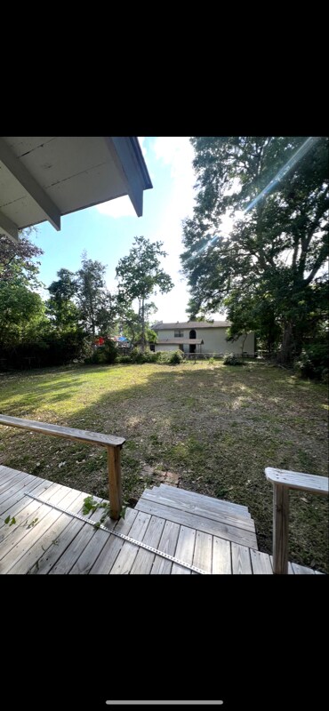 Building Photo - 352 East Dr