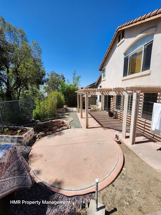 Building Photo - Beautiful two-story in Hunter's Ridge