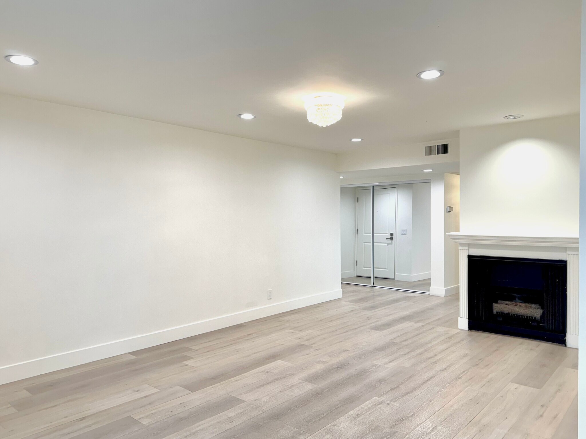 Building Photo - 4648 Park Granada