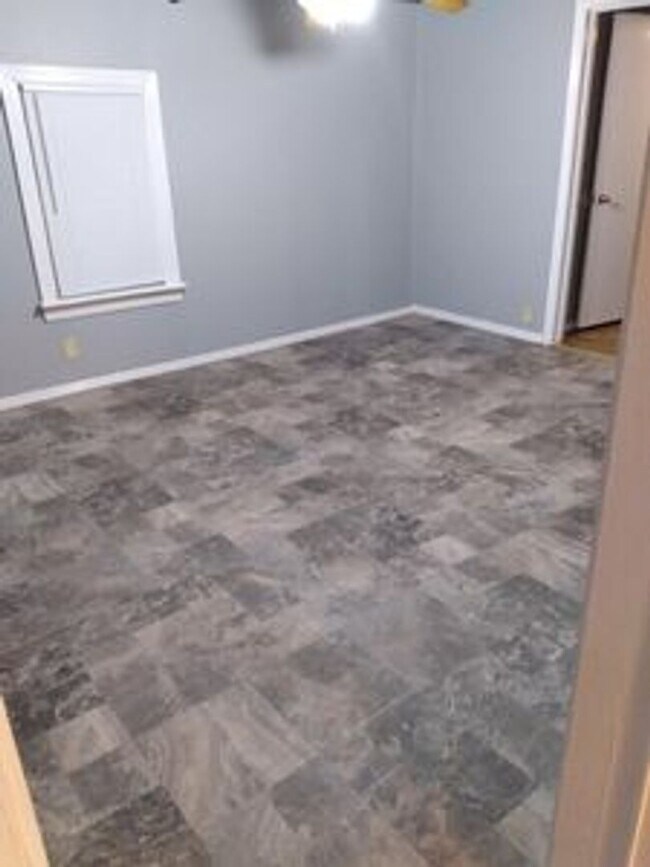 Building Photo - 3 bed 1 bath house in Richmond