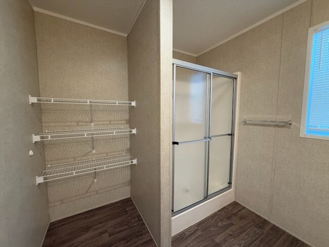 Building Photo - 38064 Leverette Ave