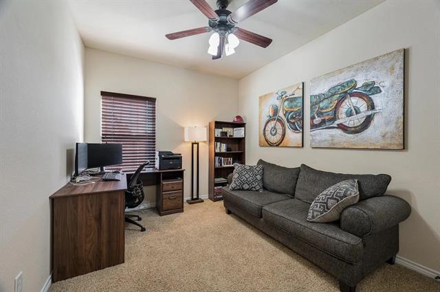 Building Photo - 5852 Clearwater Dr