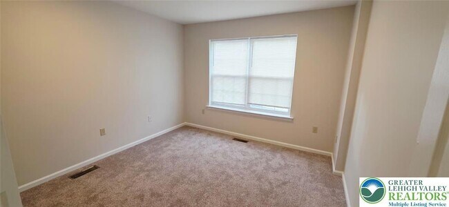 Building Photo - 3791 Knight Dr