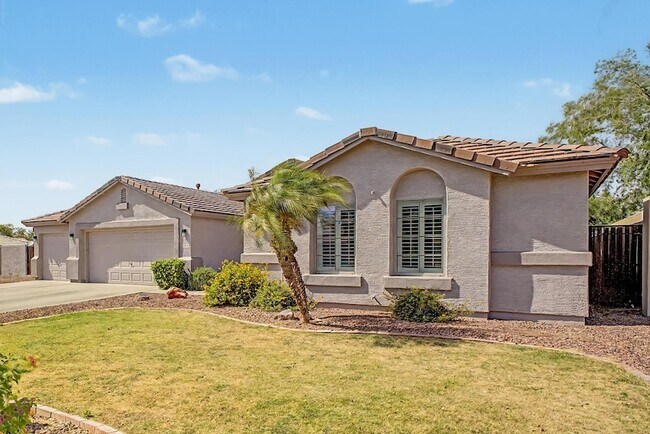 Building Photo - 8352 W San Juan Ave