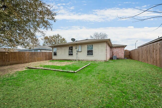 Building Photo - 2500 Stagecoach St