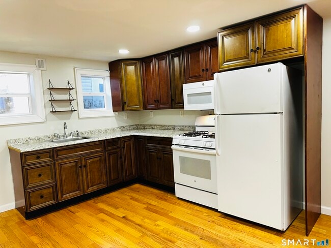 Primary Photo - 49 Pleasant St