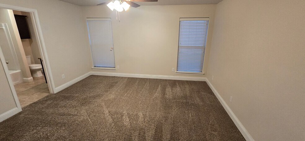 Building Photo - 9500 Sagebrush Ave