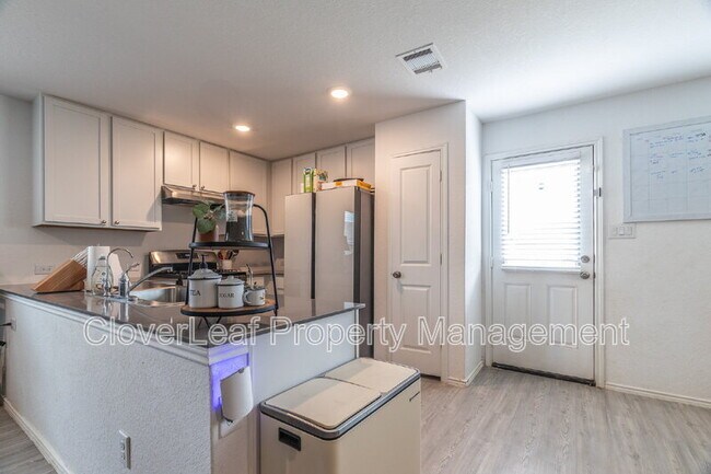Building Photo - 2847 Elion Dr