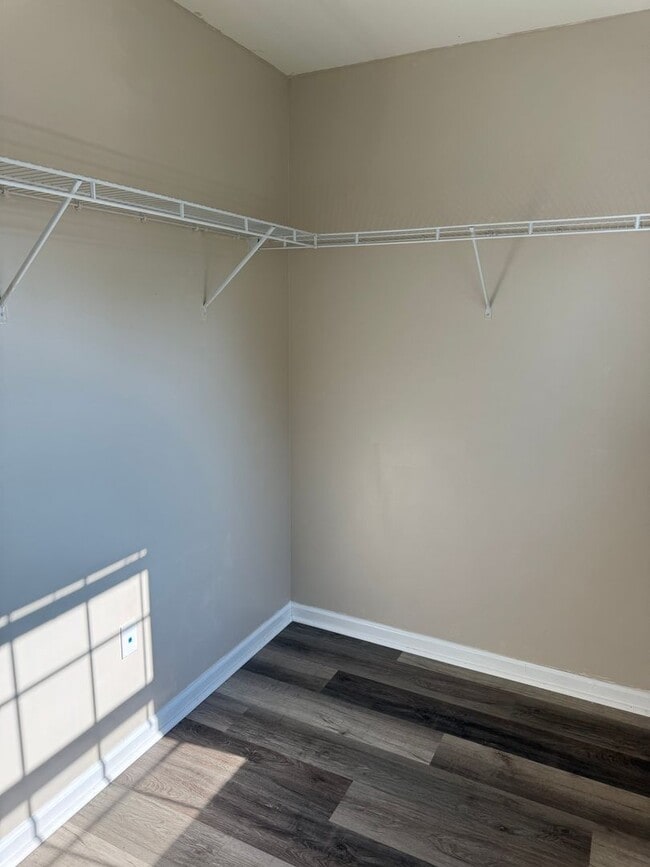 Building Photo - THREE BEDROOM/2.5 BATH Detached Home w TWO...