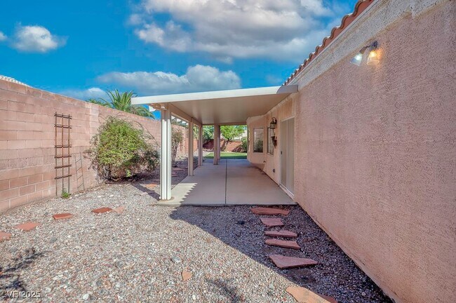 Building Photo - 1111 Heaton Ave