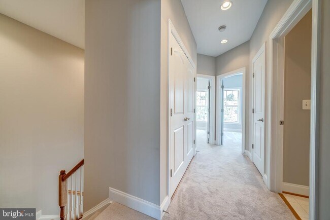 Building Photo - 15970 Greymill Manor Dr