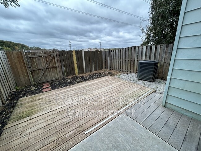 Building Photo - 2538 Sedgewick Pl