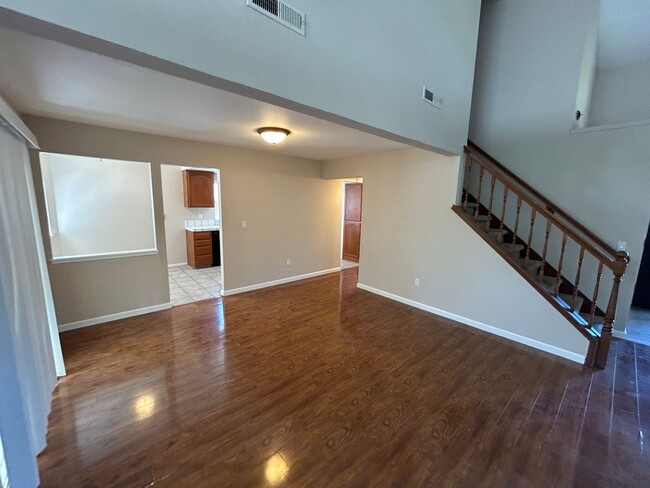 Building Photo - Spacious 4 Bedroom 2.5 Bath Home Antioch