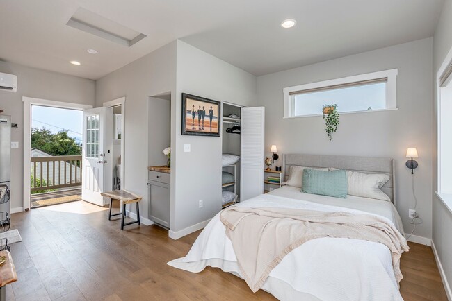 Building Photo - 431 Ave F