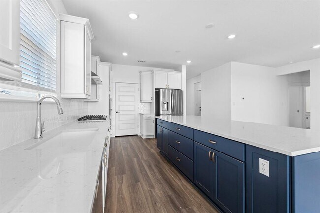 Building Photo - 323 Fish Trap Rd