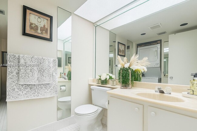 Building Photo - 12500 SW 5th Ct