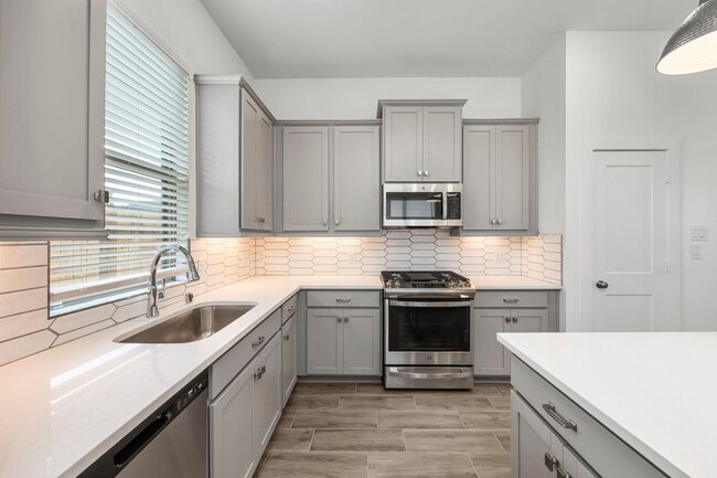 Building Photo - 7818 Starfish Arbor Dr