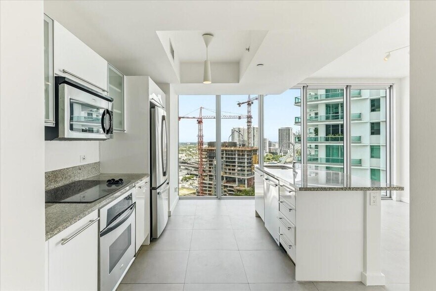 Building Photo - 888 Biscayne Blvd