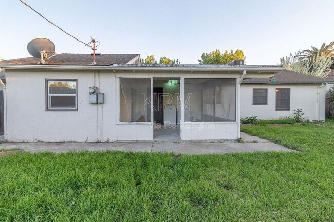 Building Photo - 1749 Christina Ave