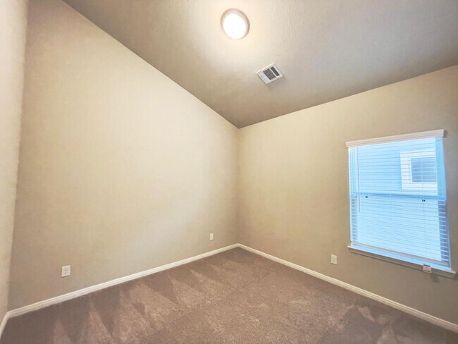 Building Photo - 8042 Cypress Bonsai Dr