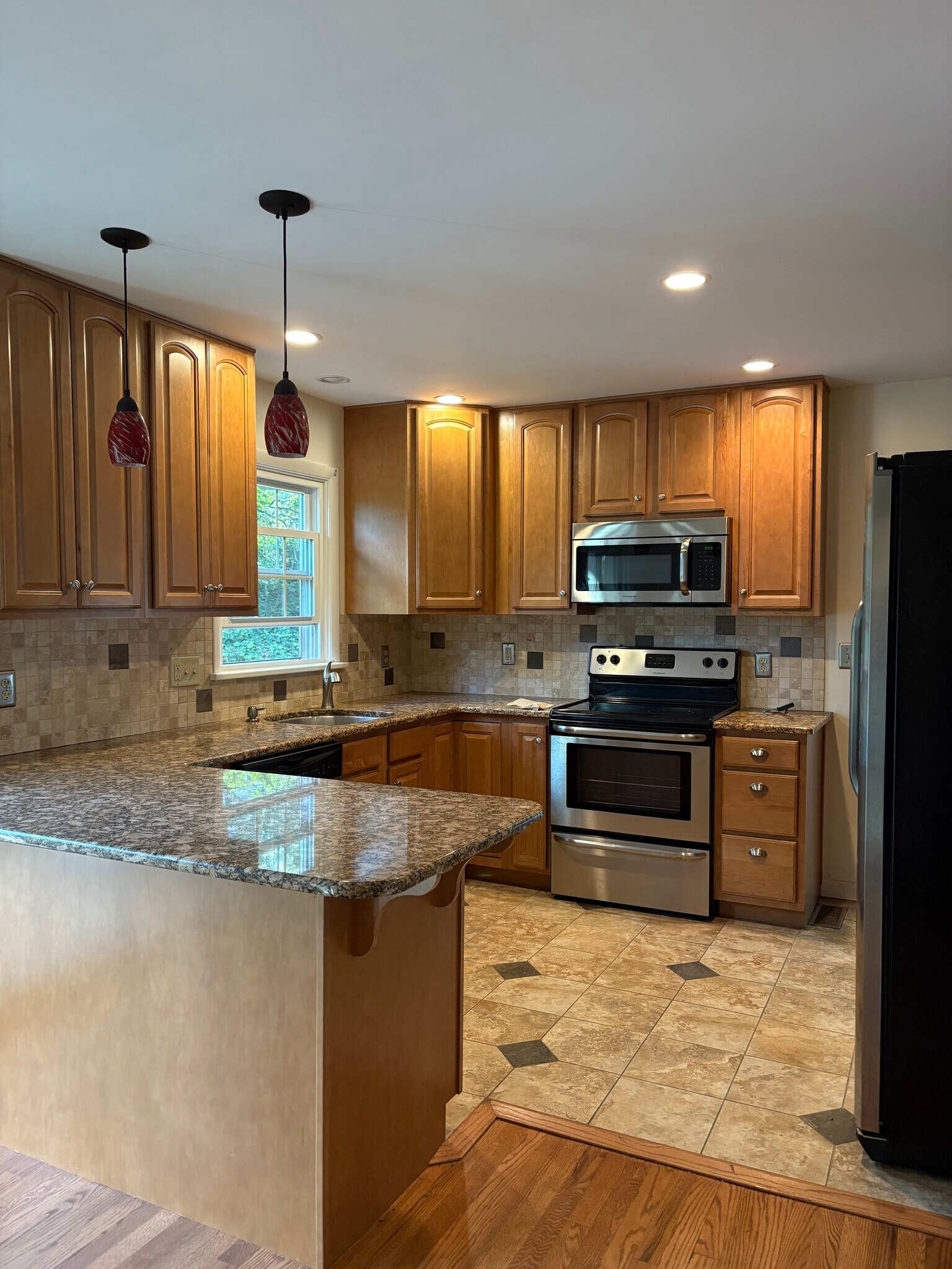 Granite and SS appliances - 60 Leaman Rd