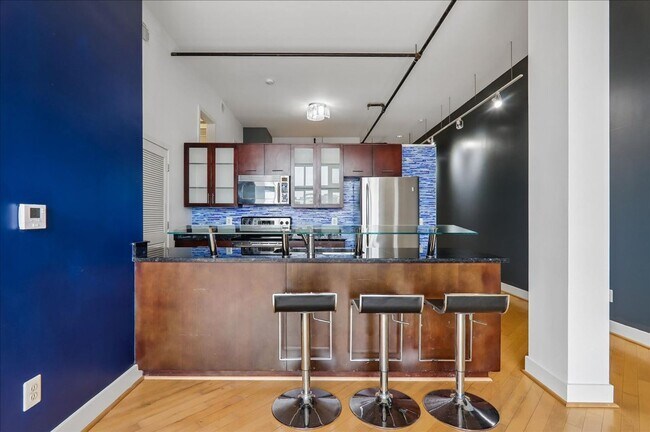 Building Photo - Unbeatable location, Contemporary 1 BD 1.5 BA in Adams Morgan with PARKING, private balcony and R...