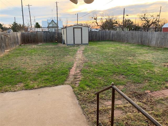 Building Photo - 107 S Cherry St