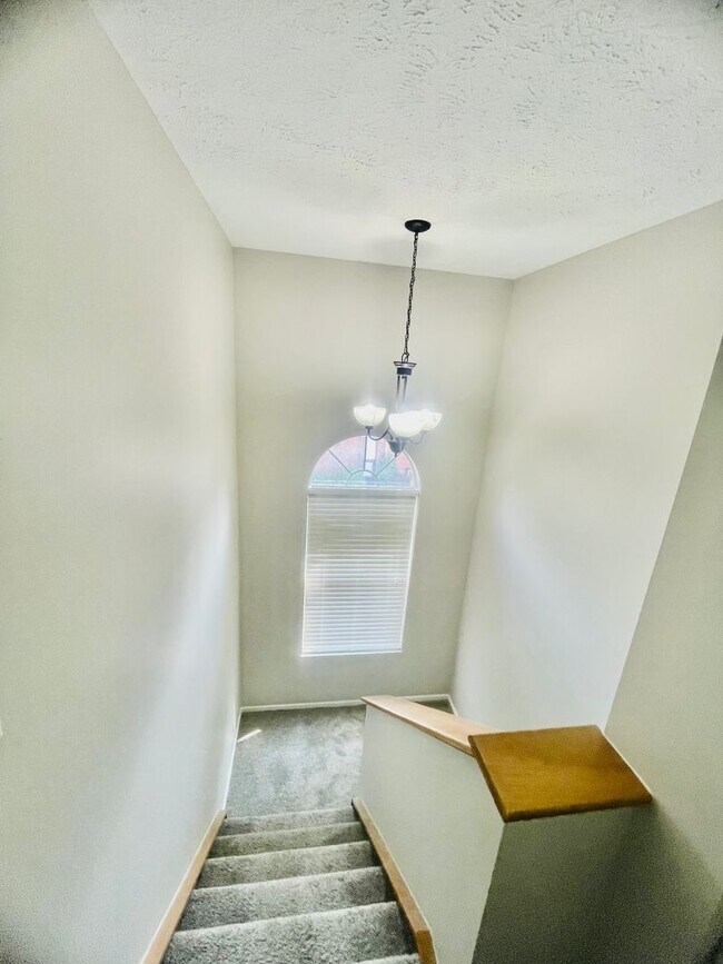 Building Photo - 3-Bedroom 2.5 bath Townhome in Imperial – ...