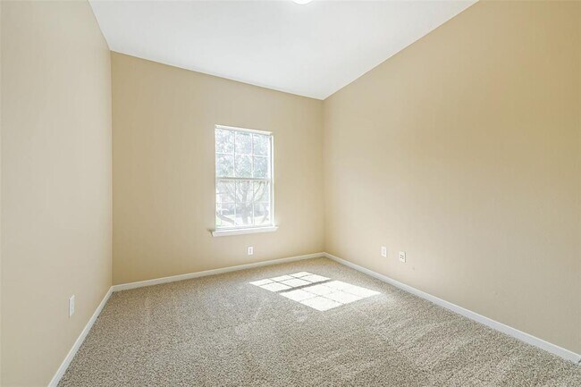 Building Photo - 14122 Austin Hollow Ct