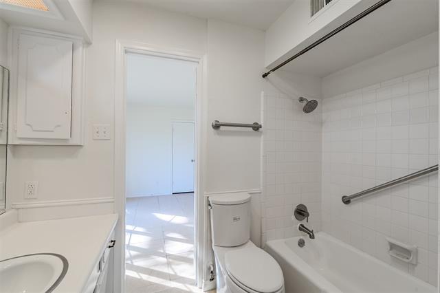 Building Photo - 3325 Shady Hollow Ln