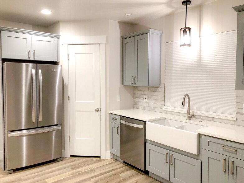 Pantry in Kitchen - 959 S 650 W