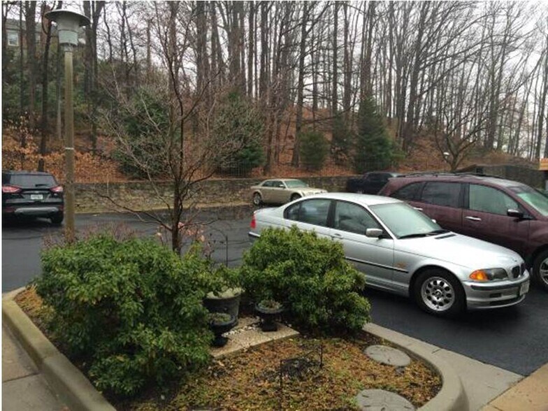 Building Photo - 2226 S Quincy St