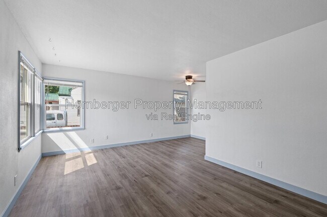 Building Photo - 10106 N Wesley St