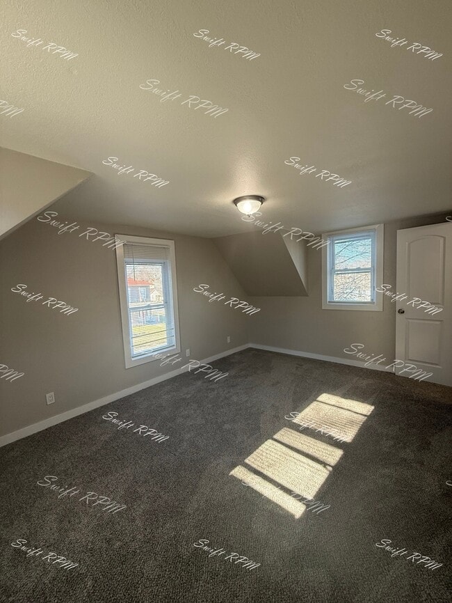 Building Photo - 909 3rd Ave