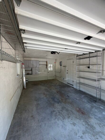 Building Photo - 1025 Estes St